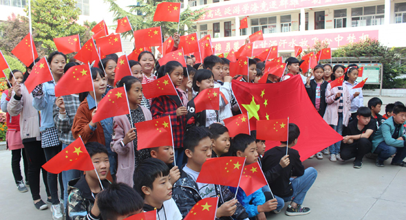 鄲城縣社會(huì)各界開展“中國紅慶國慶”慶?；顒?dòng)